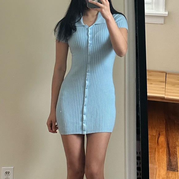 Beautiful blue dress - Picture 4 of 4